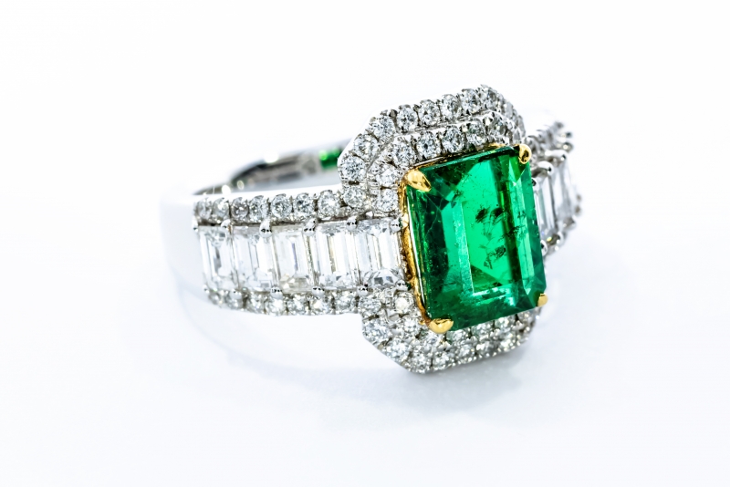 18K黃鉑金綠寶鑽石戒指