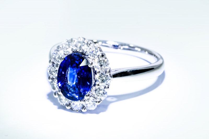 18K鉑金藍寶鑽石戒指