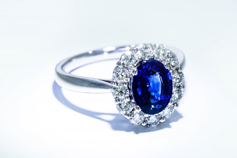 18K鉑金藍寶鑽石戒指