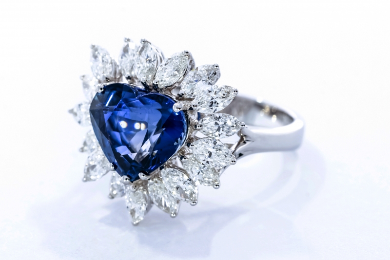 18K鉑金藍寶石鑽石戒指