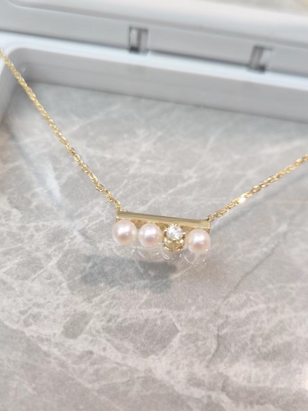18K金鑽石Akoya珍珠頸鍊